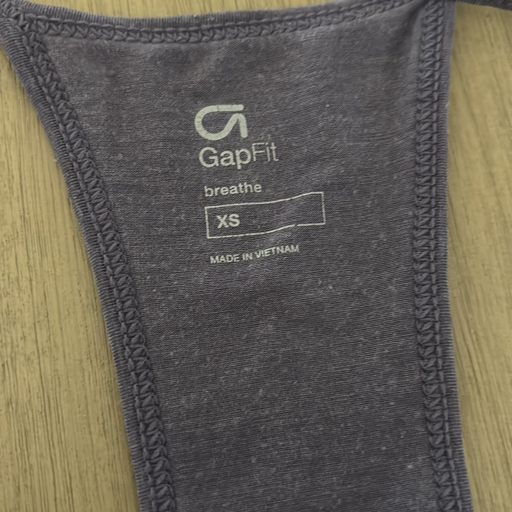Gap Breathe workout tank. Size XS - Picture 2 of 3